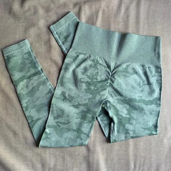 3Pc Camo Green Seamless set (Leggings, Bra, Long Sleeve Crop Top) - Picture 10 of 12